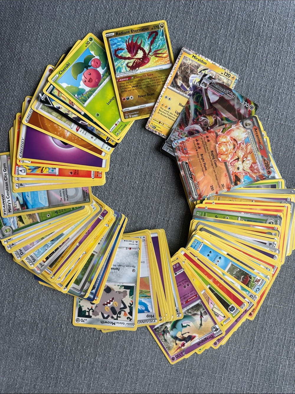 Pokemon Yellow-Bordered Trading Card Mix 99 card Pokémon lot